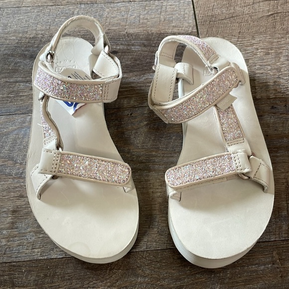 NWT TEVA MIDFORM UNIVERSAL GLAM PINK TINT GLITTER LEATHER STRAPPY SANDALS - Picture 2 of 5